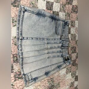 Love Trends Women’s Light Blue Acid Wash Denim Pleated Mini Skirt Skort